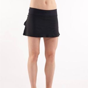 Lululemon Athletica Women’s Run Pace Setter Skirt with Built in Shorts
